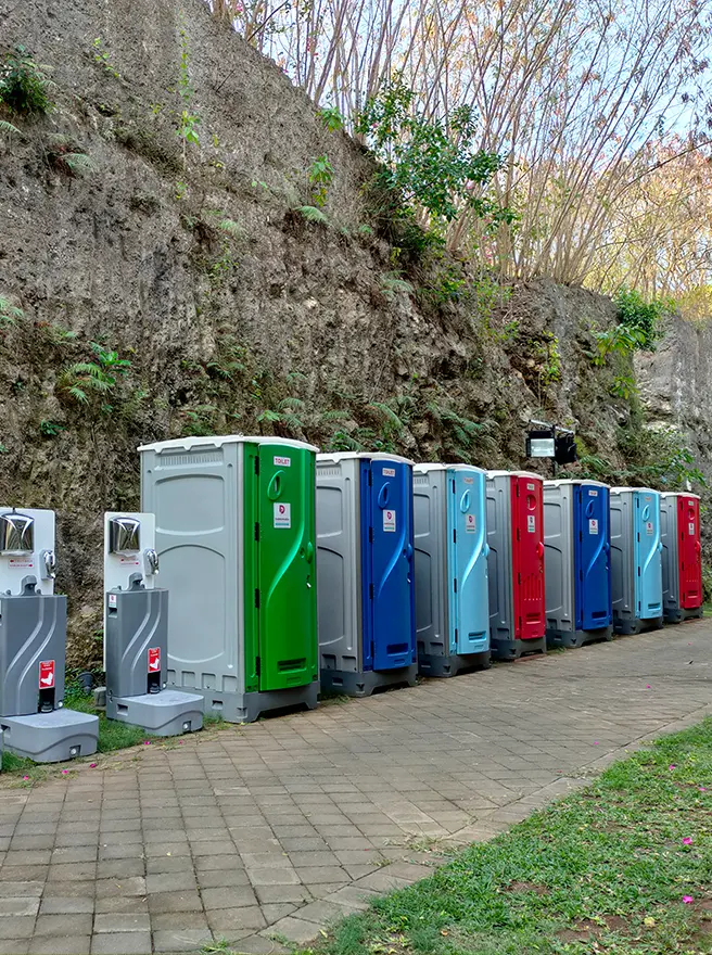 rental portable toilet bali,penyewaan kamar mandi portable,vendot toilet portable