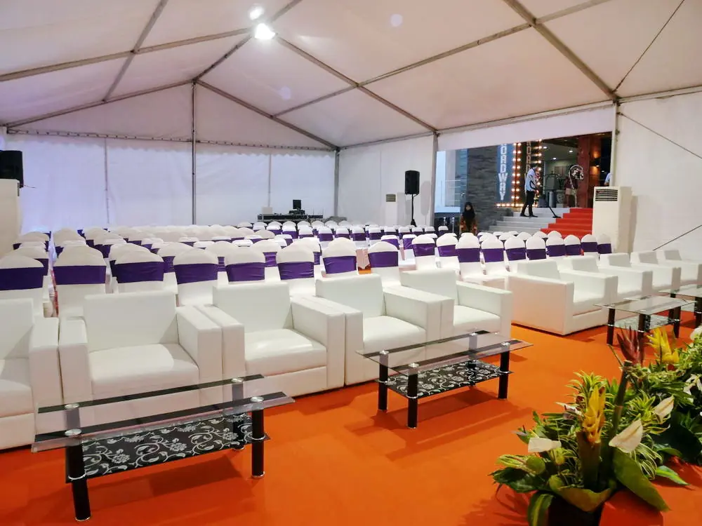 Sewa Sofa VVIP mewah untuk tamu penting dan konser musik di Bali
