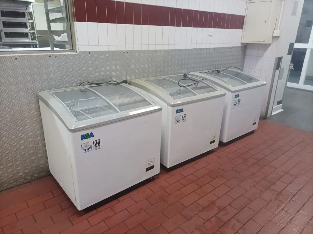 sewa chiller bali,sewa freezer bali,sewa showcase bali,sewa kulkas bali